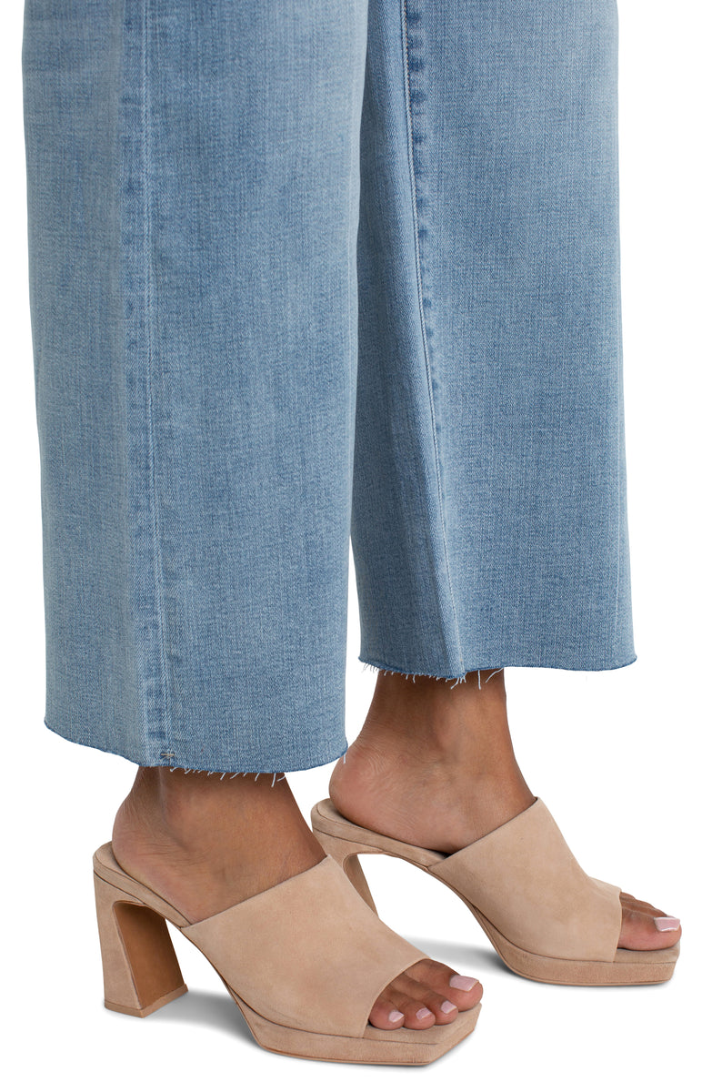 Stride High Rise Crop Wide Leg 26"