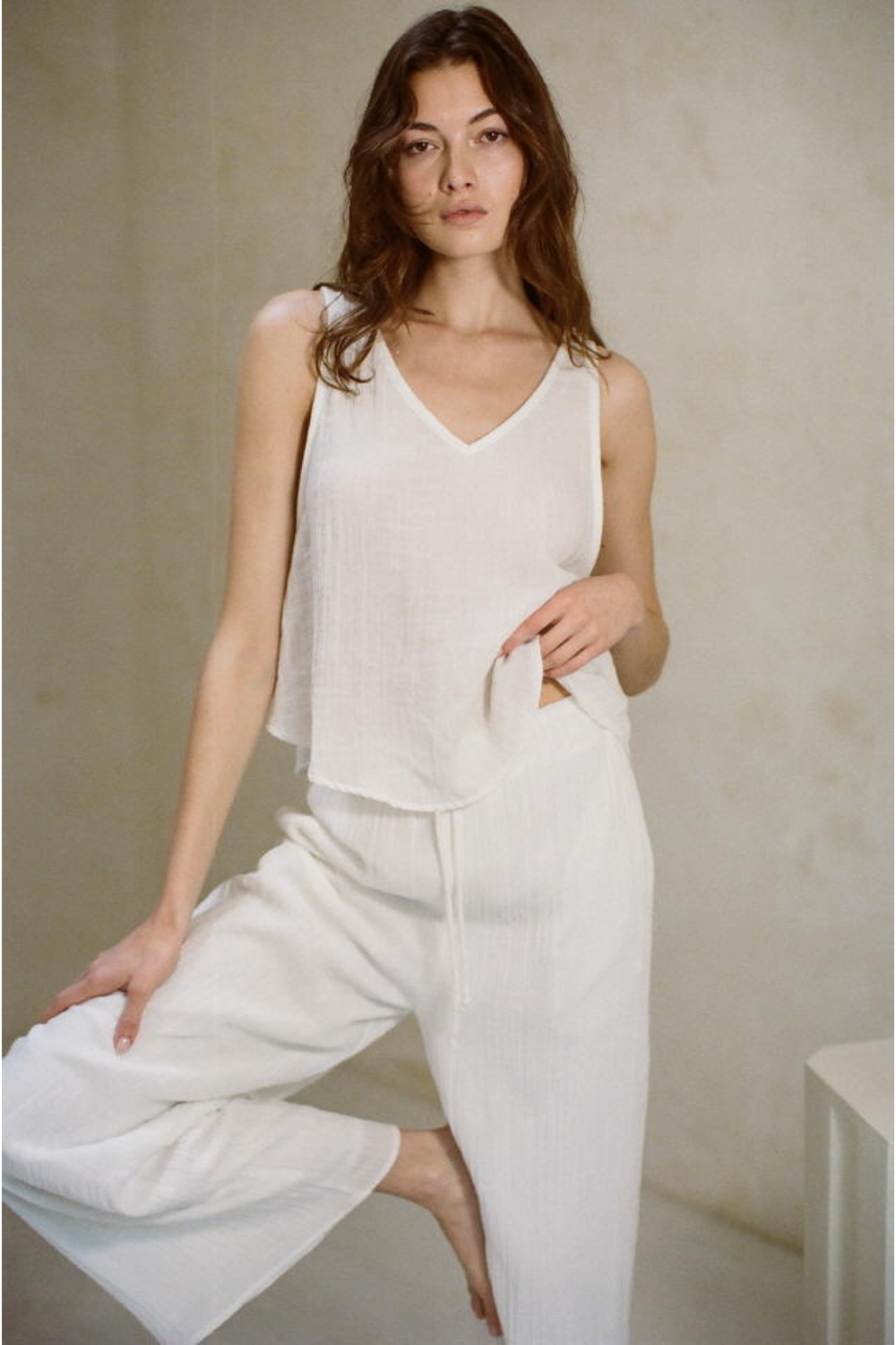 Sleeveless Cropped Linen Tank