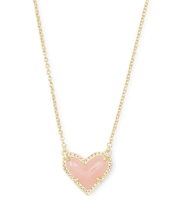 Ari Heart Short Pendant Necklace
