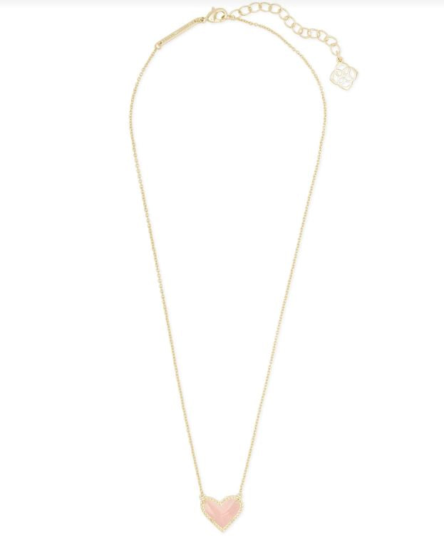 Ari Heart Short Pendant Necklace