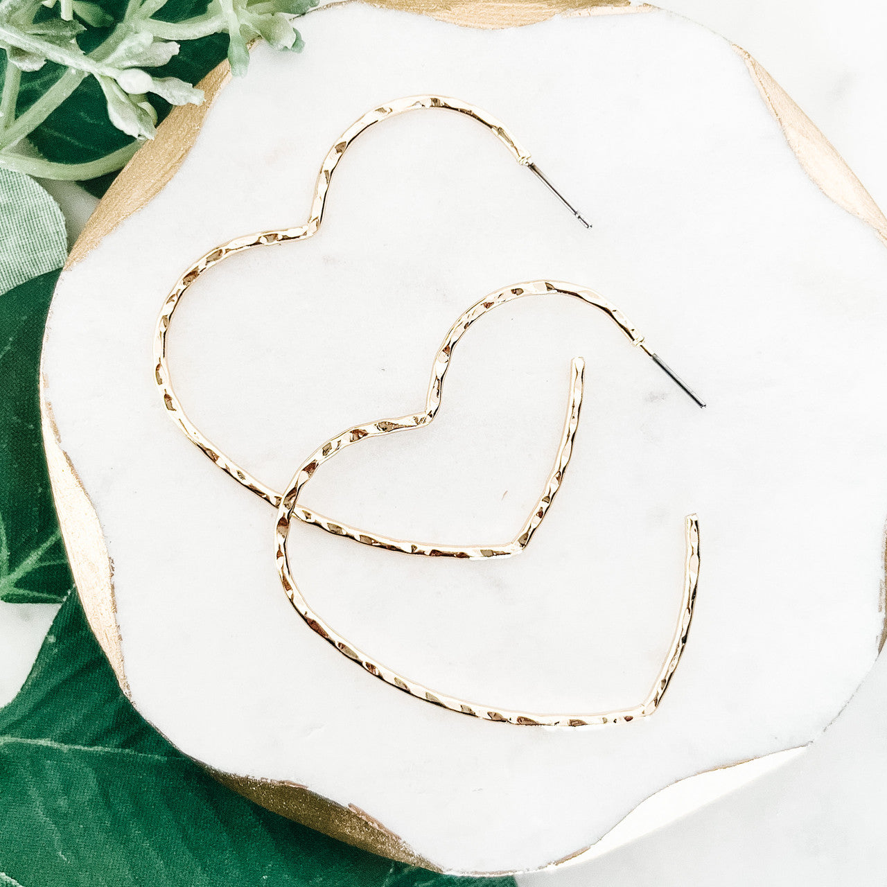 Thin Hammered Heart Hoop Earrings - Gold