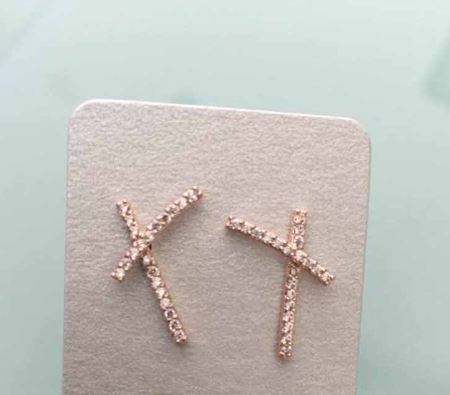Seal With A Kiss Studs