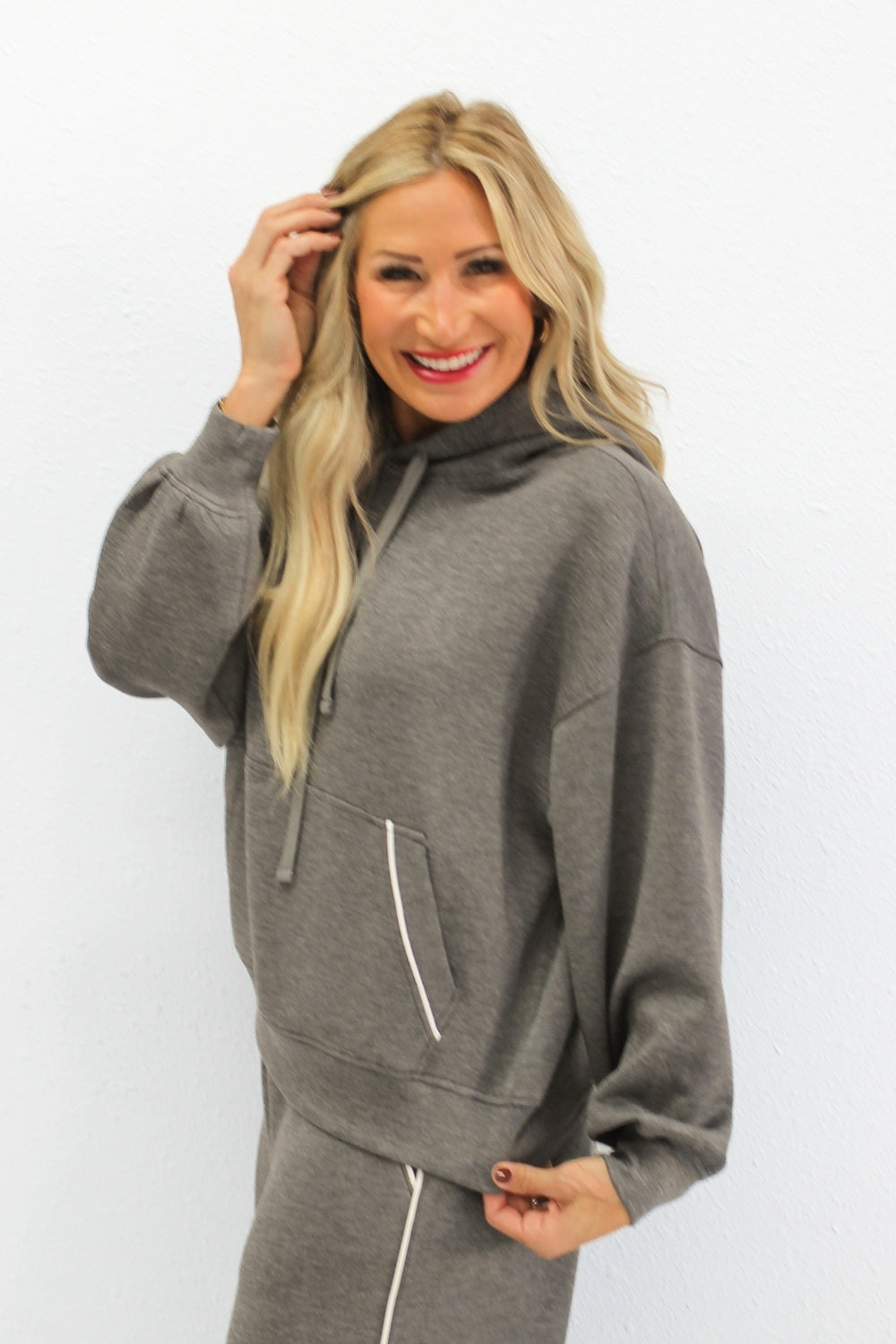 Modal Contrast Piping Hoodie