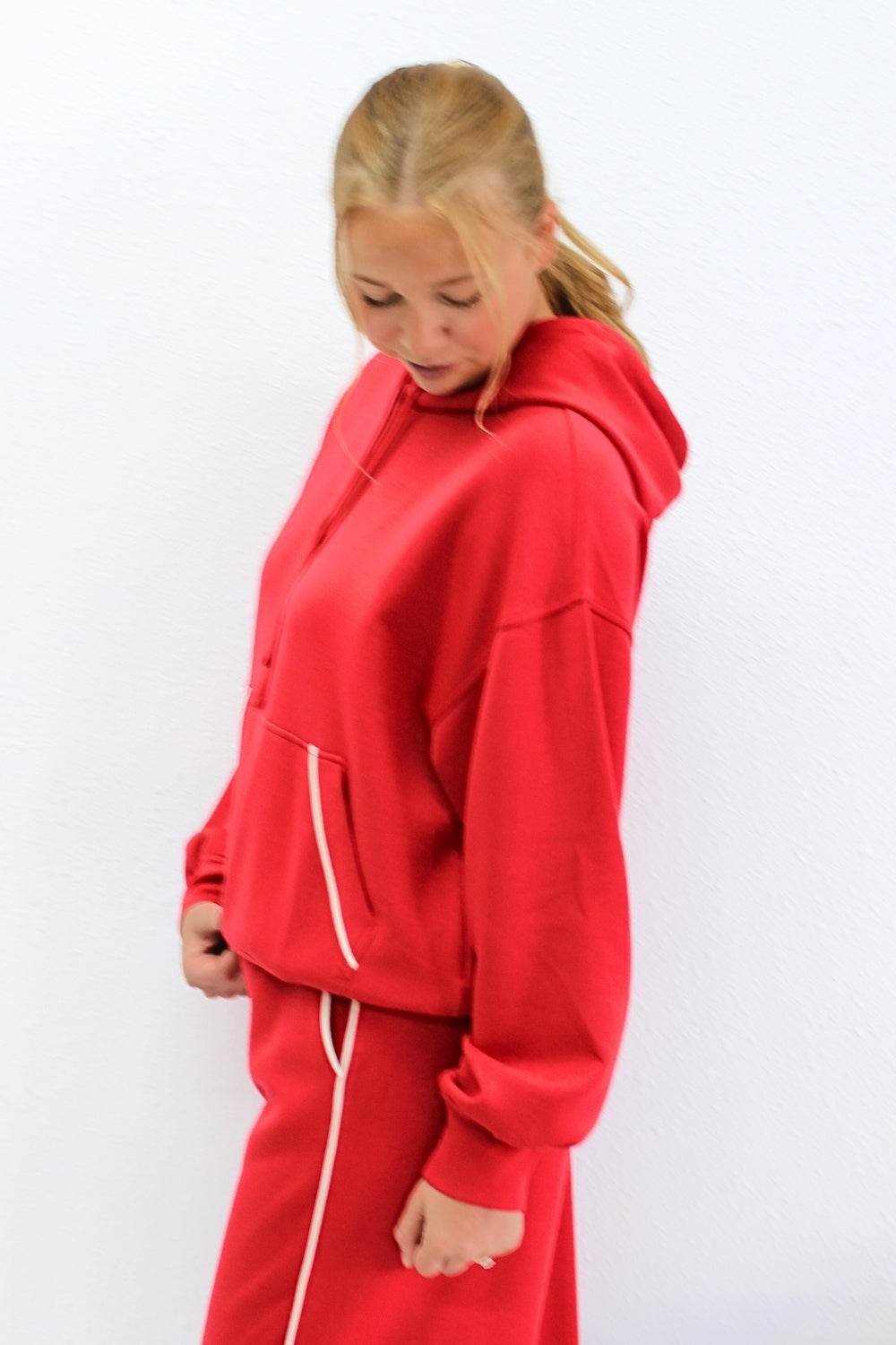 Modal Contrast Piping Hoodie