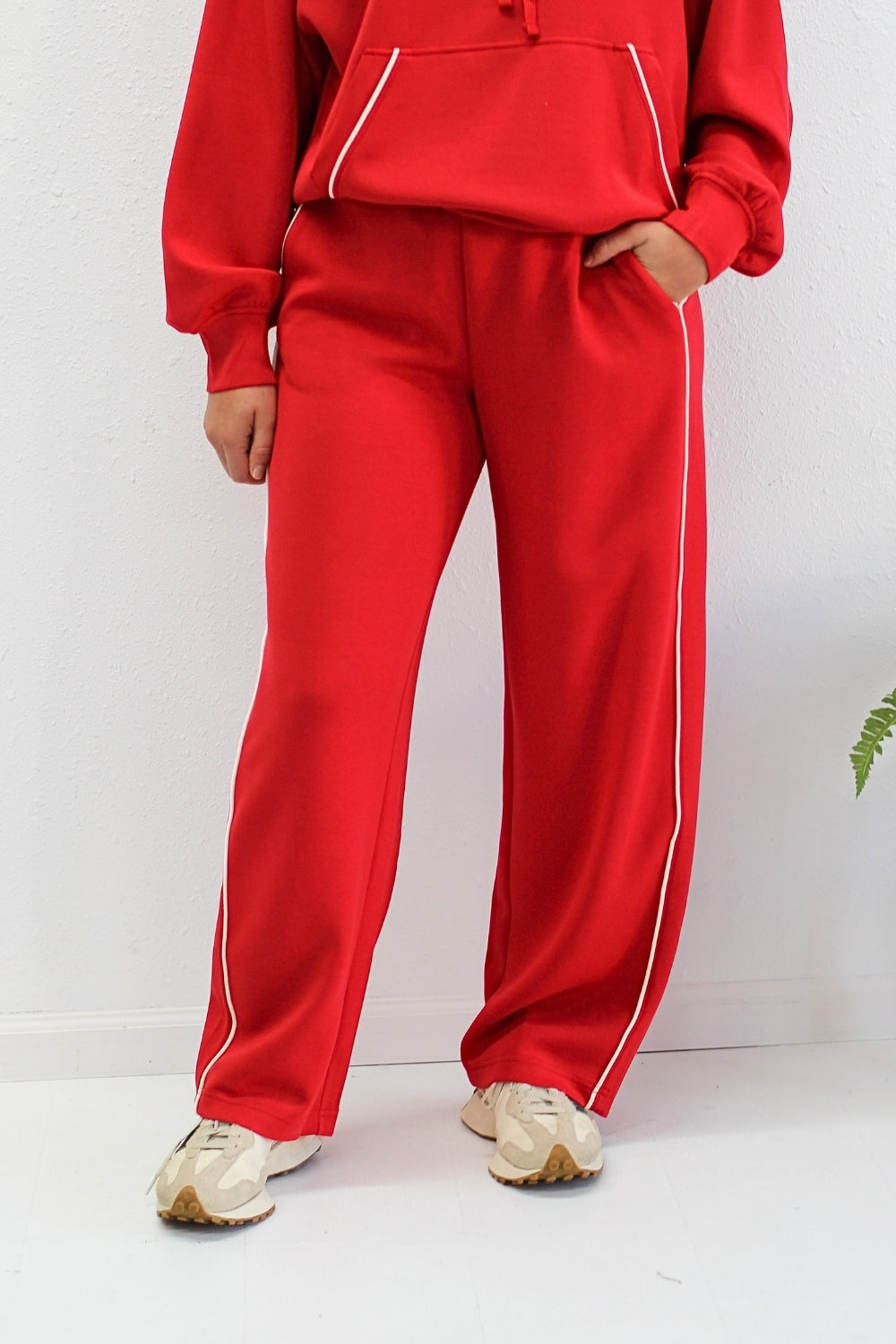 Modal Contrast Piping Cocoon Pants