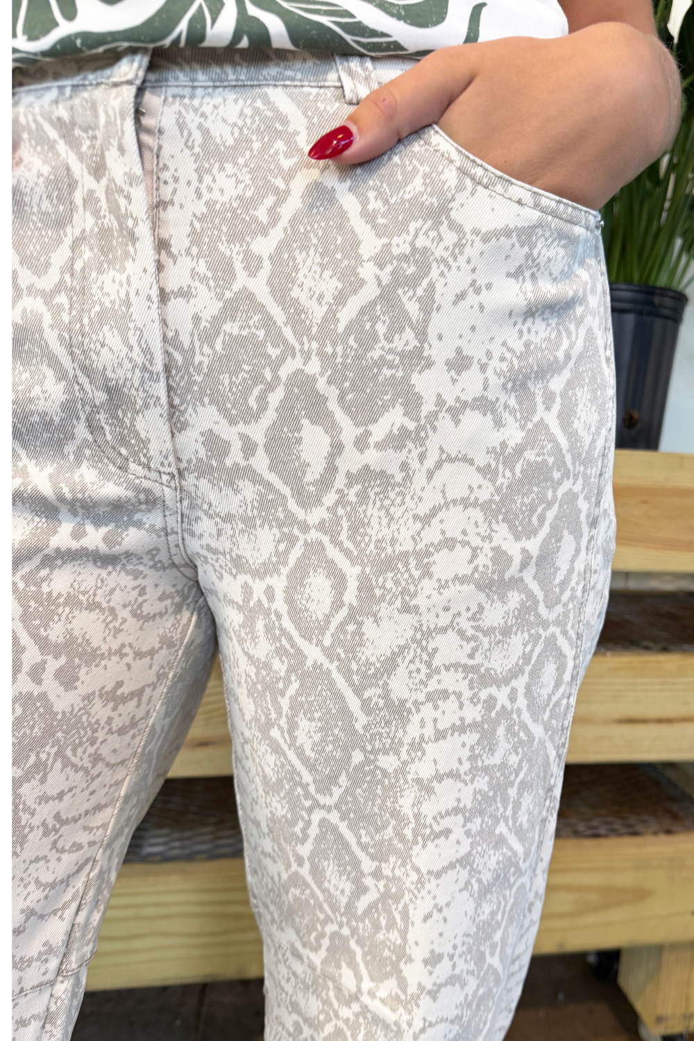 Cotton Twill Snake Print Barrel Pants