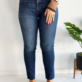 Rachael High Rise Fab Ab Mom Raw Hem