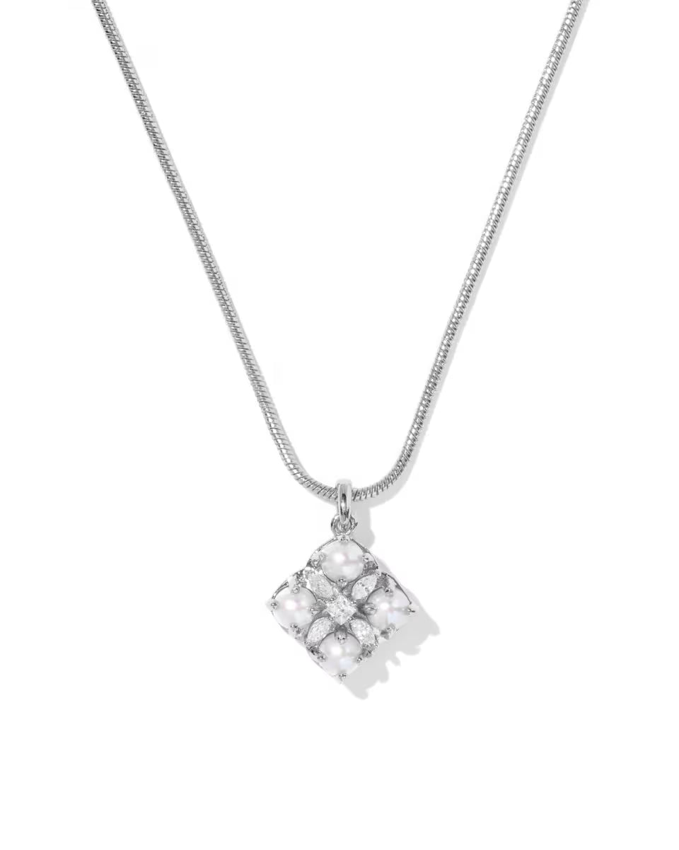Dira Freshwater Pearl Pendant Necklace