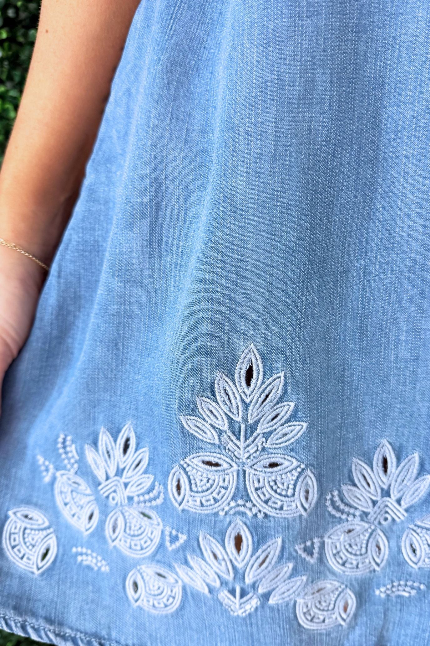 Sleeveless Button Down Dress w/ Embroidery