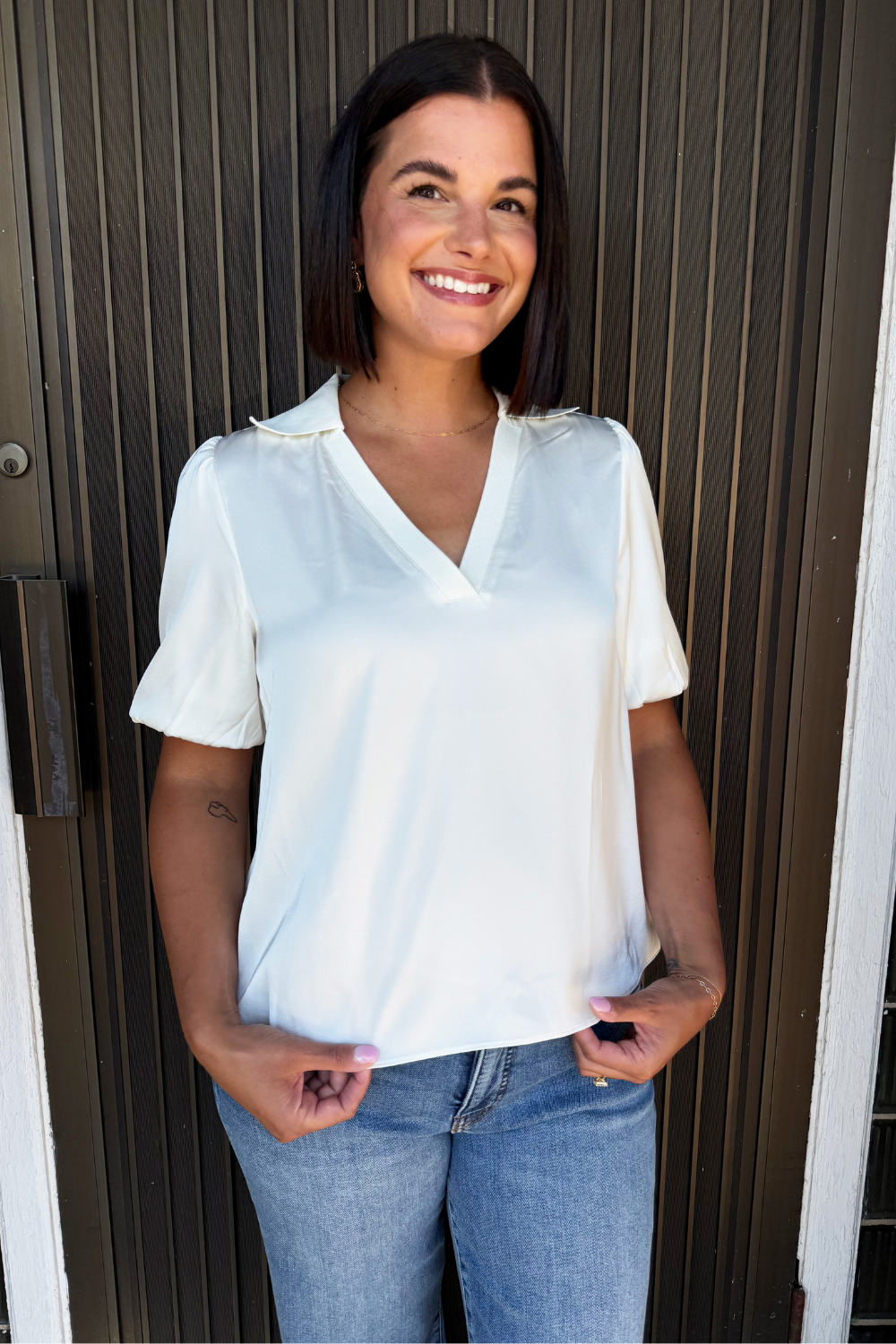 Collared Puff Sleeve Collared V-Neck Blouse
