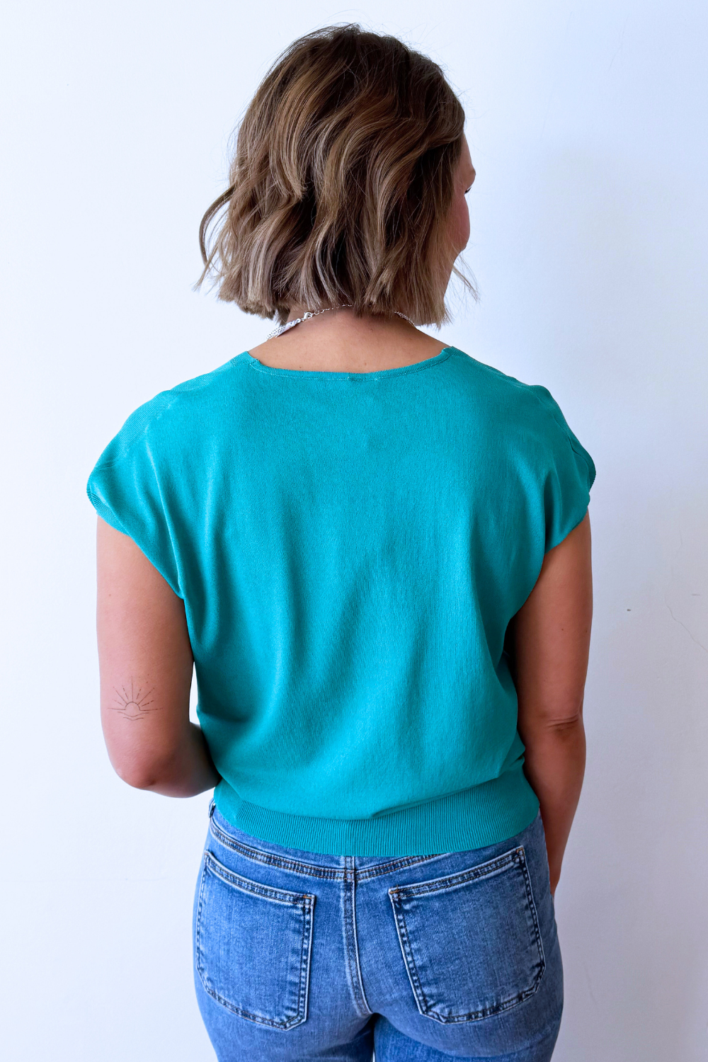 Relaxed Fit Short Sleeve V Neck Top - The 308 Boutique